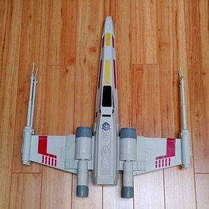 Hasbro Star Wars Giant X-Wing Fighter Ship R2D2